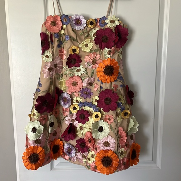 Dillards Floral Mini Dress!!!💐💐 - Picture 5 of 5